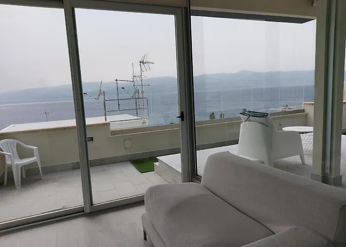 דירה Attico Sottovento רג'יו די קאלאבריה