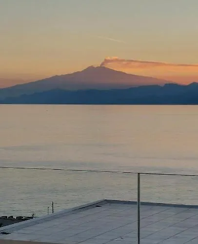 Attico Sottovento דירה רג'יו די קאלאבריה